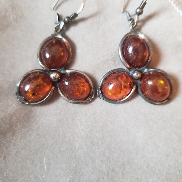 Ladies pierced earrings - Picture 4 of 4